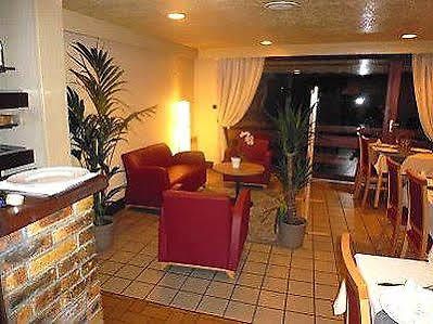 Hostellerie Des Enclos Guimiliau Extérieur photo