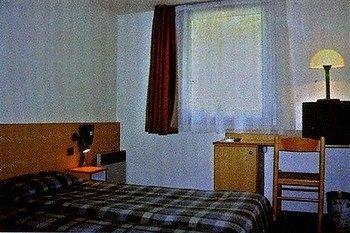 Hostellerie Des Enclos Guimiliau Extérieur photo